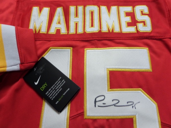 This mint authentic bright red Chiefs jersey comes signed by this future HOFer on his back numbers with his #15 included.  Chiefs are favored for yet another run next year after winning it AGAIN this year and this jersey shows off wonderfully and is guaranteed authentic. HIGH retail 