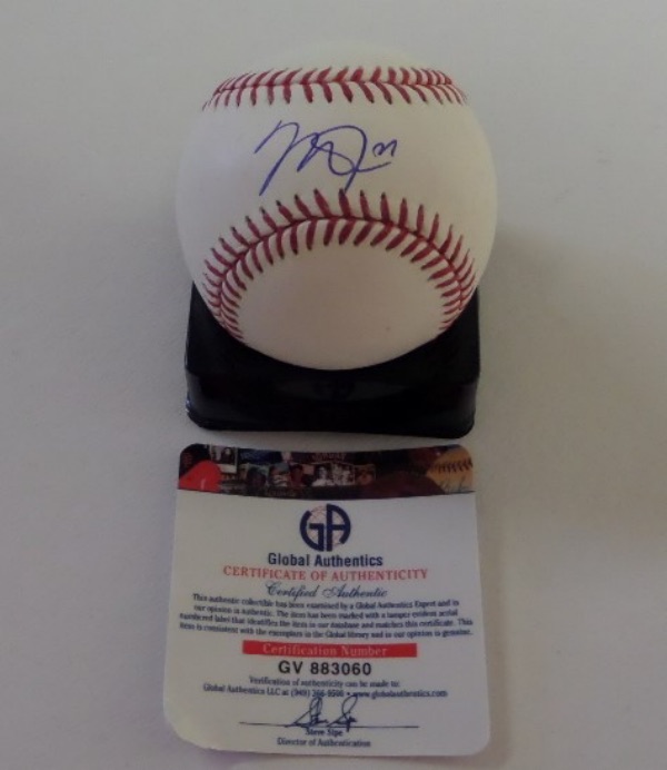 This pure white, official Major League ball comes blue ink, sweet spot signed by the future 1st ballot HOF slugger, and shows off well from 15 feet away.. It grades an honest 10, has Lee's full approval for authenticity, and value is upper-hundreds. Add in the lifetime hologram and Global COA, and you have an easy Cooperstown buy and hold investment.  